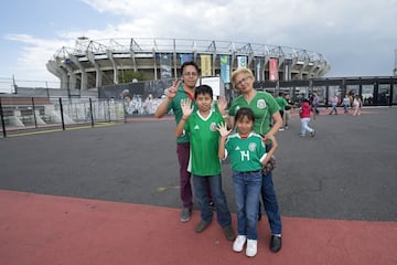 Así se vive el ambiente en el Estadio Azteca para el duelo eliminatorio entre la selección mexicana y el conjunto catracho rumbo a Rusia 2018.