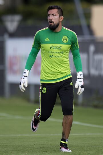 En junio de 2017, Miguel Fraga fue convocado al Tri por Juan Carlos Osorio para disputar partidos amistosos ante Ghana y Paraguay. El arquero no ha logrado debutar con la Selección Mexicana.