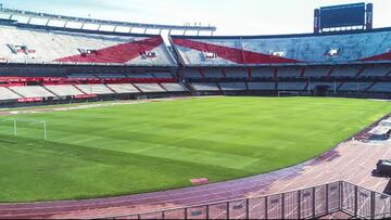 “No fue nostalgia lo que me hizo volver a Chile; la humedad de Buenos Aires no me dejó vivir”