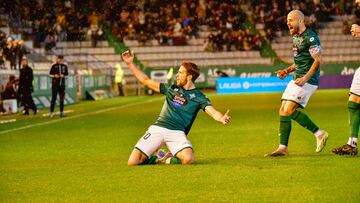 Señé, celebrando un gol con el Racing de Ferrol.