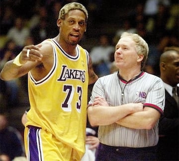 De sus inicios en los Pistons a su etapa en Chicago, Rodman jug¨® tambi¨¦n en Maverick, Lakers y Spurs. Con los Lakers 23 partidos y con los Mavs, 12. Fin de trayecto.