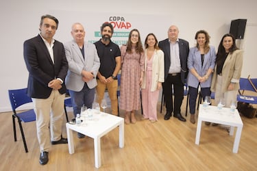 Un centenar de futuros profesionales de deporte y nutrici¨®n se re¨²nen en Sevilla