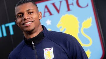 Wesley Moraes el d&iacute;a de su presentaci&oacute;n con el Aston Villa