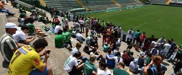 Accidente del Chapecoense: 75 fallecidos y 6 sobrevivientes en tragedia aérea en Colombia