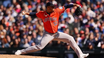 CHICAGO, ILLINOIS - APRIL 25: Bryan Abreu #52 of the Houston Astros delivers a pitch during the seventh inning against the Chicago Cubs at Wrigley Field on April 25, 2024 in Chicago, Illinois.   Michael Reaves/Getty Images/AFP (Photo by Michael Reaves / GETTY IMAGES NORTH AMERICA / Getty Images via AFP)