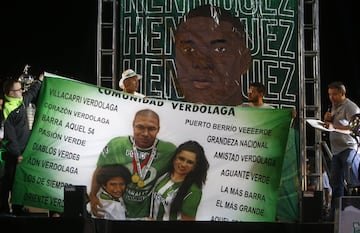 Así fue la emotiva despedida de Alexis Henríquez en el Atanasio Girardot. El central que hizo historia con Atlético Nacional fue ovacionado por miles de hinchas del club que retiró el número 12.