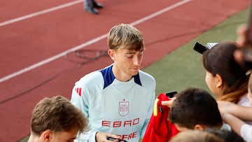 Huijsen, baja con la Selección; le sustituye Laporte