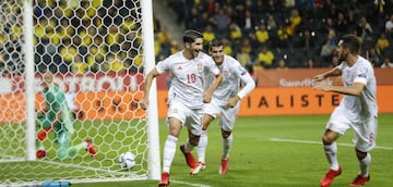 0-1. Carlos Soler celebra el primer gol.