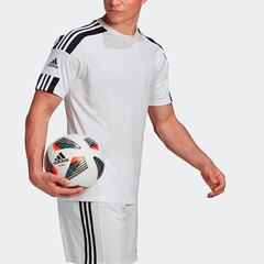 Juega fresco y sin sudor con la camiseta de fútbol Adidas Squadra 21