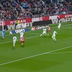 Exhibición total de un ex delantero de la U ante el Real Madrid: cuatro goles, incluido esta joya