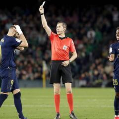 El parón de los árbitros de LaLiga: prohibido verse y con deberes