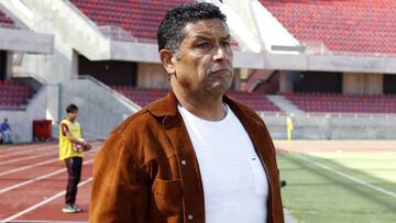 Futbol, La Serena vs Valdivia
Decimo quinta fecha Copa Loto 2017
El Director Tecnico de Valdivia Jorge Aravena, mira a sus jugadores durante el partido disputado en el estadio La Portada, en La Serena, Chile
Hernan Contreras/Photosport
*****************