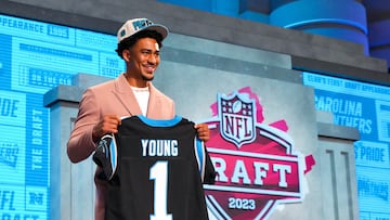 En el draft de 2023, los Carolina Panthers intercambiaron selecciones colegiales para ascender a la primera posición y tomar a  Bryce Young.