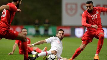 Soccer Football - International Friendly - Portugal vs Tunisia - Estadio Municipal de Braga, Braga, Portugal - May 28, 2018   Portugal&#039;s Joao Moutinho in action with Tunisia&rsquo;s Ghailan Chaalali    REUTERS/Miguel Vidal