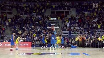 ¿Qué barbaridad es esta, Mirotic? Canastón ganador sin tiempo con sus 2,08 y casi besando el suelo