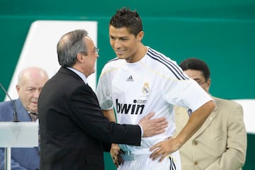 Florentino Pérez el presidente del Real Madrid con Cristiano Ronaldo