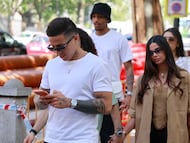 Enzo Fernández junto a sus compañeros de equipo, Marc Cucurella y João Pedro pasean por las calles de la capital, a 27 de abril de 2026, en Madrid (España)
FÚTBOL;FUTBOLISTA;CHELSEA
Jose Velasco / Europa Press
27/04/2026