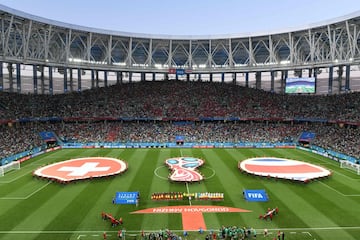 Gran ambiente en el Nizhny Novgorod Stadium.