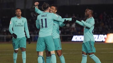 Casemiro felicita a Bale tras su gol.