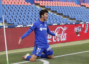 8 Títulos: 3 Ligas, 3 Copas del Rey y 2 Supercopas de España.