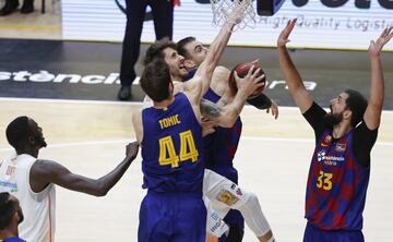 Achille Polonara, Víctor Claver, Nikola Mirotic, Ante Tomic e Ilimane Diop.