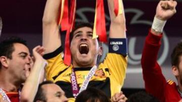 Casillas levanta la Eurocopa de Ucrania y Polonia.