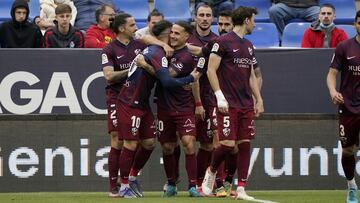 El Huesca prepara una revoluci¨®n con 10 fichajes