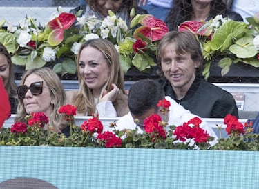 
Vanja Bosnic y Luka Modric se conocieron en 2007, y desde entonces son inseparables. Vanja es economista y trabajaba en una agencia de representación, hasta que se convirtió en la representante por su cuenta del centrocampista. Juntos tienen tres hijos.