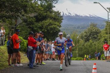 El volcán Villarrica fue protagonista en la gran mayoría de las postales del Ironman de Pucón como es costumbre.