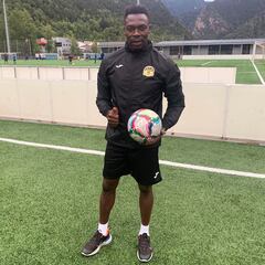 Carlos Kameni: “He venido a la UE Santa Coloma con la ilusión de un niño”