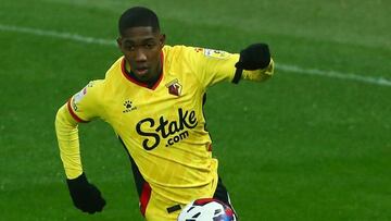 Yaser Asprilla en un partido de Watford.