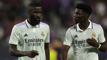 Antonio Rüdiger (izquierda) y Aurélien Tchouaméni (derecha) en su debut con la camiseta del Real Madrid.