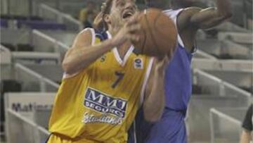 <b>REMONTADA.</b> El base gaditano Sergio Sánchez lideró a los estudiantiles al empate.