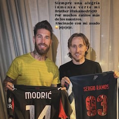 Luka Modric presume su jersey de Rayados