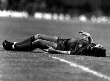 Mal momento: el 24 de septiembre de 1983, Andoni Goikoetxea le hizo una brutal entrada. El parte médico fue "fractura del maléolo peroneal del tobillo izquierdo con desviación y arrancamiento del ligamento lateral interno con desgarro". Volvió a jugar tres meses y medio después.