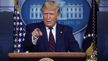 El presidente de Estados Unidos, Donald Trump, señala mientras responde preguntas durante una conferencia de prensa en la Casa Blanca en Washington, Estados Unidos, el 4 de septiembre de 2020.