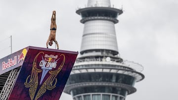 Gimeno obtiene el tercer puesto en la final de las Series Mundiales de Red Bull Cliff Diving 