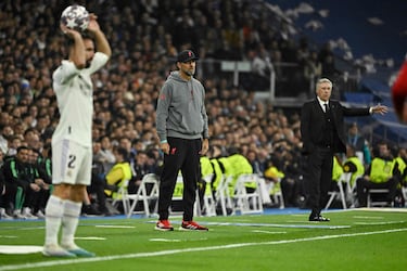 Jürgen Kloop observa desde su área técnica las evoluciones de su equipo.