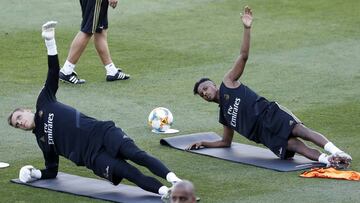 Rodrygo y Lunin, en un entrenamiento.