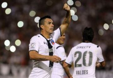 Esteban Paredes celebra su doblete ante Atlas.