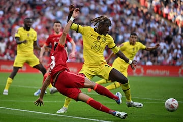 Luis Díaz salió campeón de la FA Cup con Liverpool que venció 6-5 al Chelsea en los lanzamientos desde el punto penal.