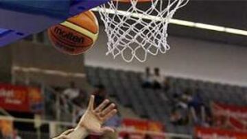 <b>SORPRESÓN.</b> Israel dejó fuera a los balcánicos, muy mermados por la ausencia de sus grandes estrellas y demasiado dependientes de Milicic y Gurovic.