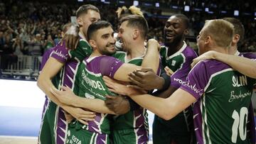 Alegr&iacute;a desatada del Unicaja tras ganar al Madrid.