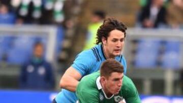 Michele Campagnaro trata de parar a Ian Keatley.