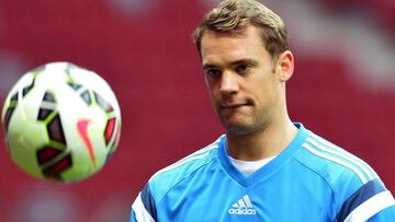 Alarm bells in Munich as Neuer undergoes foot operation