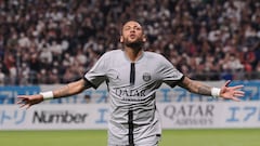 Neymar celebra un gol en un amistoso entre el Gamba Osaka y el PSG.