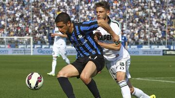 Luego de 10 años, destacando su paso por Atalanta, Carlos Carmona vuelve al fútbol chileno para militar en Colo Colo.