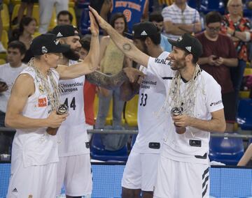 Jaycee Carroll, Jeffery Taylor, Trey Thompkins y Rudy Fernández.