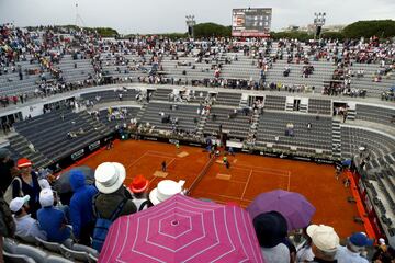 El partido se suspendió en dos ocasiones por la lluvia.