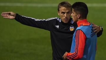 Phil Neville se va del Valencia
